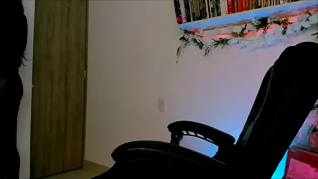 Snapshot of ALLMECANDY chatting on 04-10-26, 12:49 ALLMECANDY online show from 04-10-26, 12:49