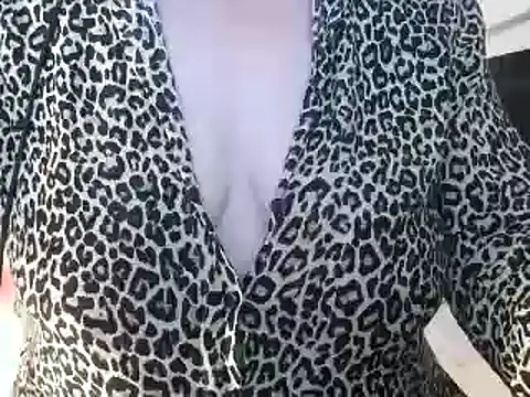 Snapshot of heidi60 chatting on 03-22-25, 08:51 heidi60 online show from 03-22-25, 08:51