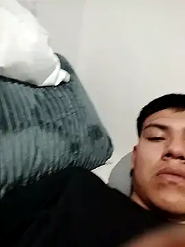 Snapshot of mikeeeeeell chatting on 12-23-25, 04:21 mikeeeeeell online show from 12-23-25, 04:21