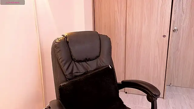 CRAZYBOYLOVE online show from 02-15-26, 02:03