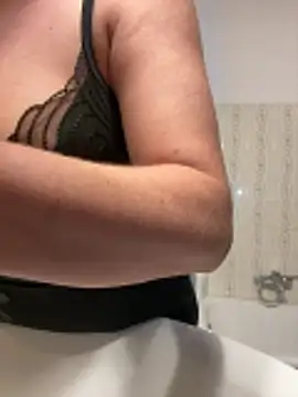 Wet-Pussycat online show from 11-16-25, 01:11