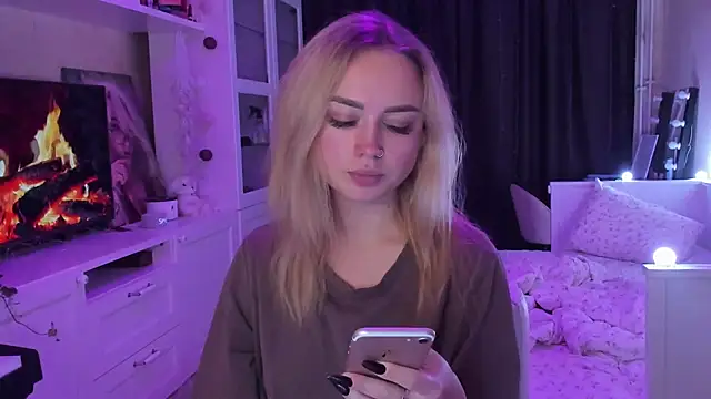 MaryDreaminess online show from 10-13-25, 08:42