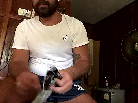 Snapshot of fuckerplayer1 chatting on 12-04-24, 07:28 fuckerplayer1 online show from 12-04-24, 07:28