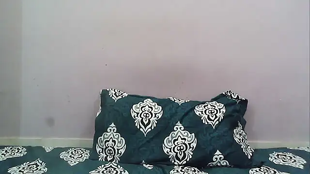 Snapshot of HotyRose chatting on 11-02-25, 03:36 HotyRose online show from 11-02-25, 03:36