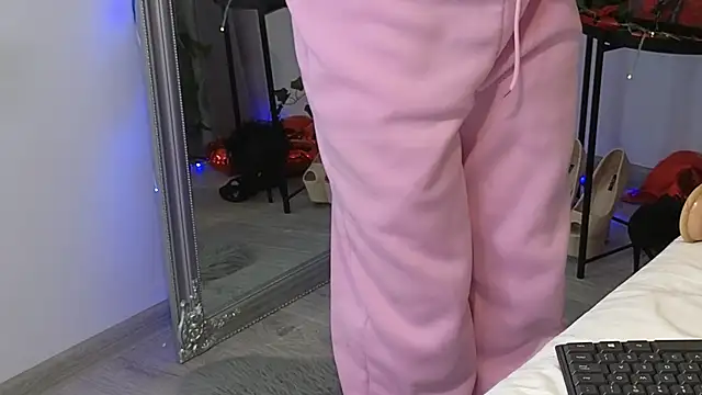 JuliaJuliette online show from 03-07-25, 11:49