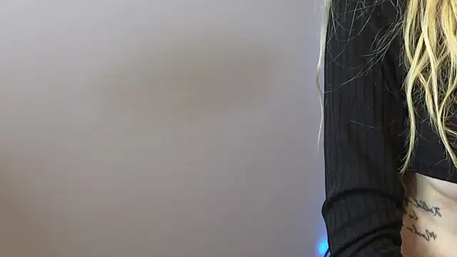 JuliaJuliette online show from 10-22-25, 11:54