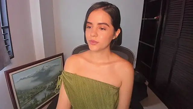 Snapshot of mia_collins_x chatting on 10-06-25, 08:39 mia collins x online show from 10-06-25, 08:39