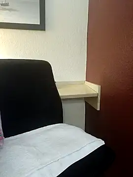 Snapshot of PichyPrettyPussy chatting on 01-02-25, 05:14 PichyPrettyPussy online show from 01-02-25, 05:14