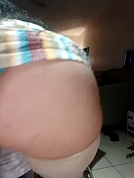 Snapshot of PichyPrettyPussy chatting on 10-28-25, 06:43 PichyPrettyPussy online show from 10-28-25, 06:43