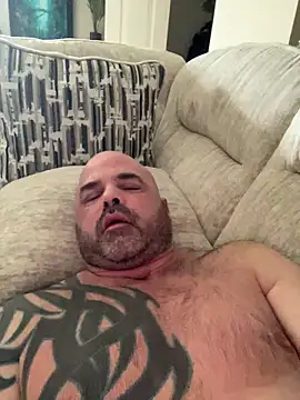 Snapshot of TattooedMonster chatting on 04-12-26, 01:16 TattooedMonster online show from 04-12-26, 01:16