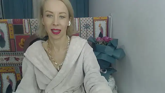 LuxuryNika online show from 12-15-24, 02:37