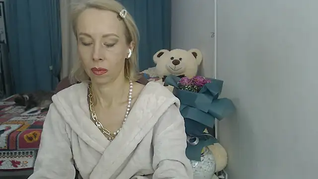 LuxuryNika online show from 12-16-24, 02:49