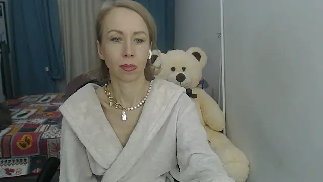 LuxuryNika online show from 12-20-24, 08:01