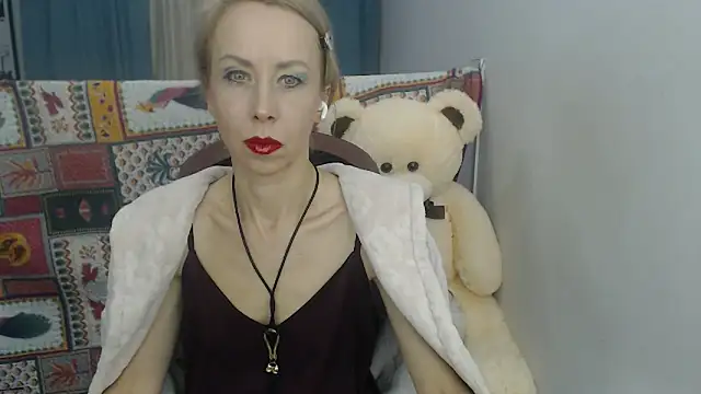 LuxuryNika online show from 12-22-24, 04:48