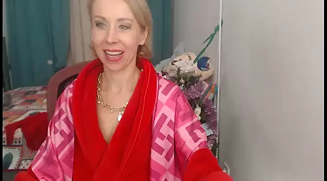 LuxuryNika online show from 12-31-24, 08:02