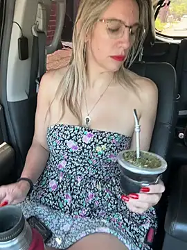 Snapshot of Gatitacarlita chatting on 12-29-24, 03:03 Gatitacarlita online show from 12-29-24, 03:03