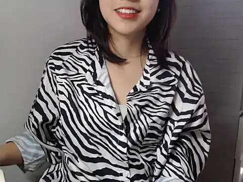 Snapshot of Bigg_Pussyy_Catt chatting on 12-20-24, 07:01 Bigg Pussyy Catt online show from 12-20-24, 07:01