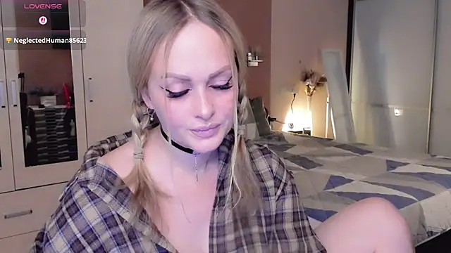 Libby Nora online show from 11-29-25, 11:46