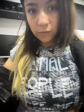 Snapshot of BA_BYY chatting on 01-11-26, 04:12 BA BYY online show from 01-11-26, 04:12