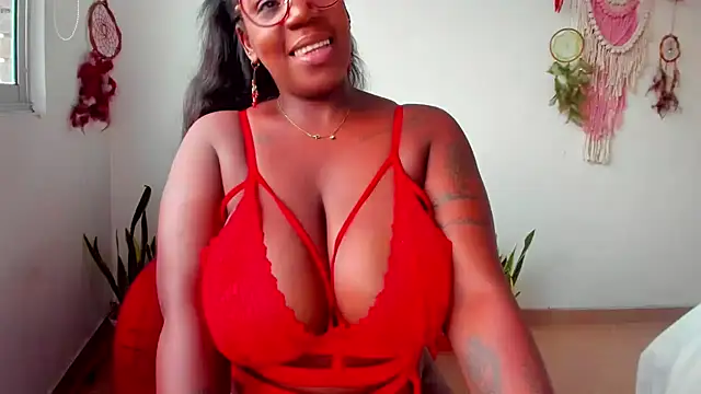 Adrilovechocolate online show from 12-06-24, 09:46