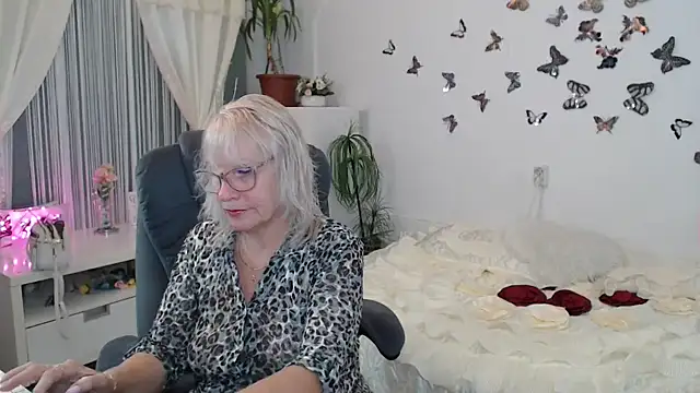 Ghertrude52 online show from 10-01-25, 03:01