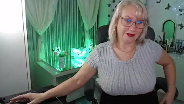 Ghertrude52 online show from 01-14-26, 04:07