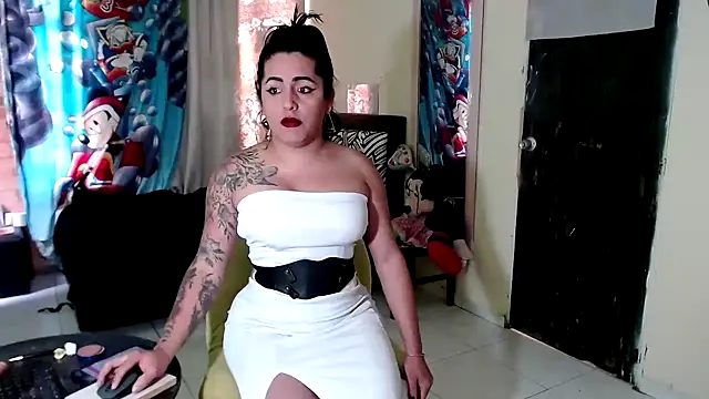 Snapshot of Sashaferrari2000 chatting on 10-31-25, 01:01 Sashaferrari2000 online show from 10-31-25, 01:01