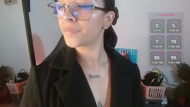 karlavittar online show from 10-16-25, 01:45