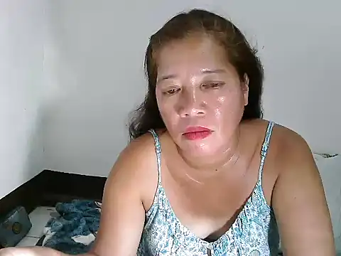 Snapshot of wethornypussy4u chatting on 02-03-25, 01:40 wethornypussy4u online show from 02-03-25, 01:40
