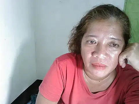Snapshot of wethornypussy4u chatting on 02-15-25, 01:27 wethornypussy4u online show from 02-15-25, 01:27