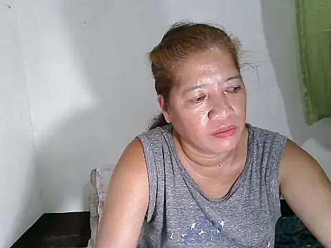 Snapshot of wethornypussy4u chatting on 02-23-25, 06:23 wethornypussy4u online show from 02-23-25, 06:23