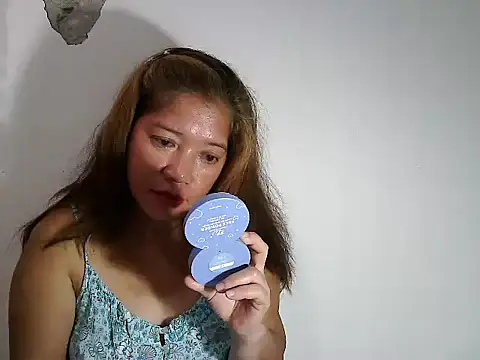 Snapshot of wethornypussy4u chatting on 09-17-25, 10:22 wethornypussy4u online show from 09-17-25, 10:22