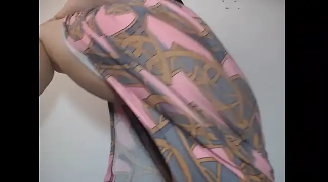 Snapshot of Mia_davis01 chatting on 02-06-25, 09:06 Mia davis01 online show from 02-06-25, 09:06