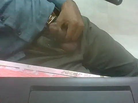 Snapshot of lltstr52 chatting on 04-04-26, 08:01 lltstr52 online show from 04-04-26, 08:01