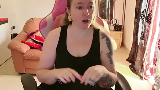 kisicaxx online show from 01-28-25, 09:30