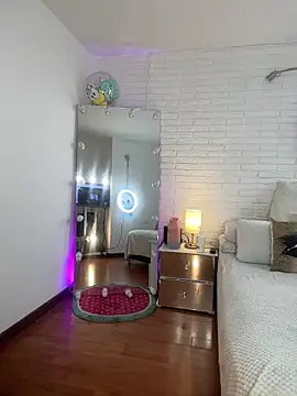 hollythomson online show from 02-11-26, 06:13