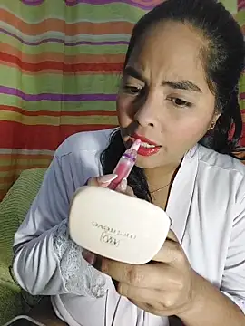 Snapshot of missmelissa_ chatting on 11-02-25, 01:41 missmelissa online show from 11-02-25, 01:41