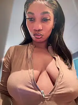 Snapshot of __Nessa__ chatting on 10-05-25, 11:19 Nessa online show from 10-05-25, 11:19
