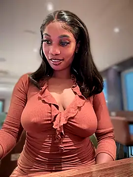 Snapshot of __Nessa__ chatting on 10-17-25, 11:13 Nessa online show from 10-17-25, 11:13