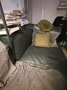 Snapshot of briochin chatting on 10-17-25, 08:17 briochin online show from 10-17-25, 08:17