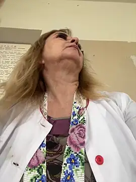 Snapshot of Irina2909@xh chatting on 10-10-25, 10:58 Irina2909xh online show from 10-10-25, 10:58