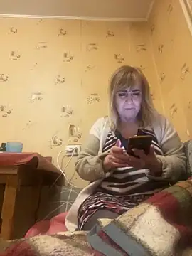 Snapshot of Irina2909@xh chatting on 10-15-25, 11:05 Irina2909xh online show from 10-15-25, 11:05