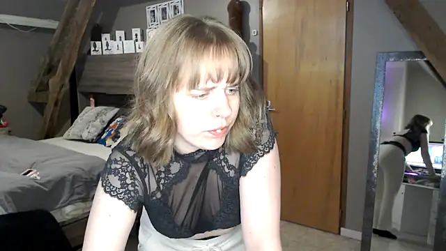MissGirly online show from 02-20-25, 08:47