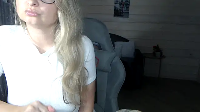 RubiLakros online show from 10-21-25, 10:27