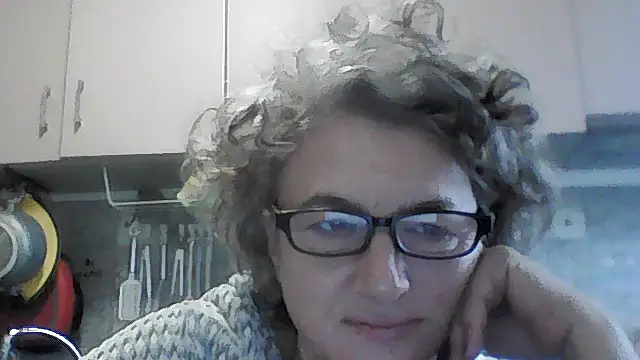 Snapshot of Sunnylarrah chatting on 09-24-25, 05:11 Sunnylarrah online show from 09-24-25, 05:11