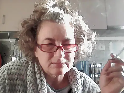 Snapshot of Sunnylarrah chatting on 09-26-25, 05:00 Sunnylarrah online show from 09-26-25, 05:00