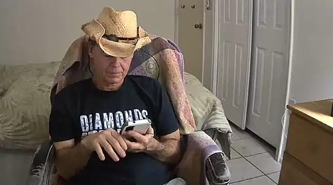 nakeedcowboi65 online show from 01-15-25, 10:24