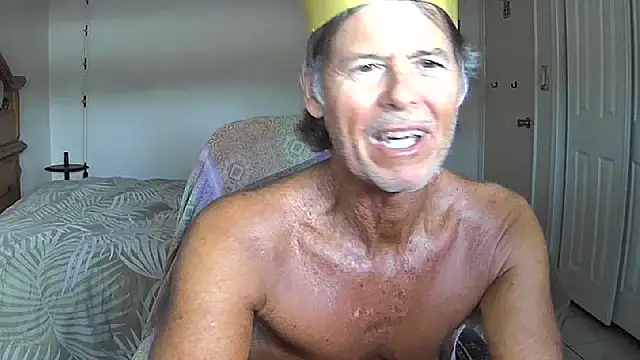 nakeedcowboi65 online show from 04-15-26, 09:37