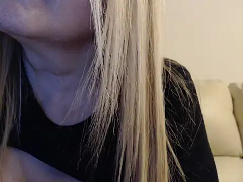 Snapshot of Tathiana chatting on 02-25-26, 11:25 Tathiana online show from 02-25-26, 11:25