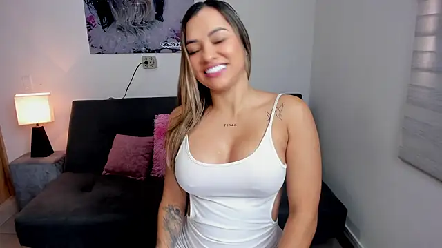 Snapshot of sararestrepo chatting on 10-30-25, 02:29 sararestrepo online show from 10-30-25, 02:29